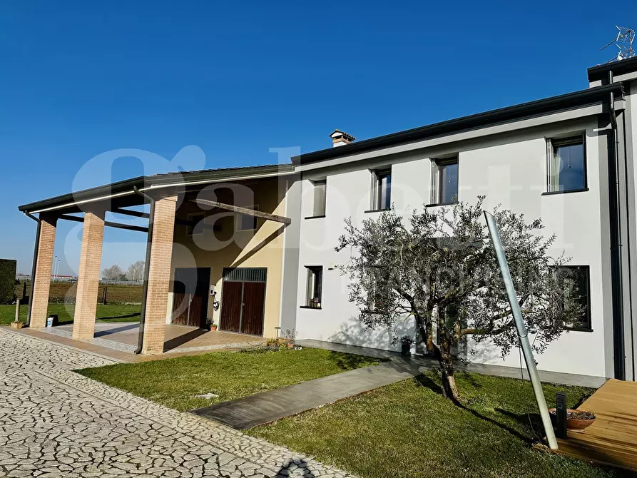 Immagine 1 di Casa bifamiliare in vendita  in Via Crearo, 57/2 a Noventa Vicentina