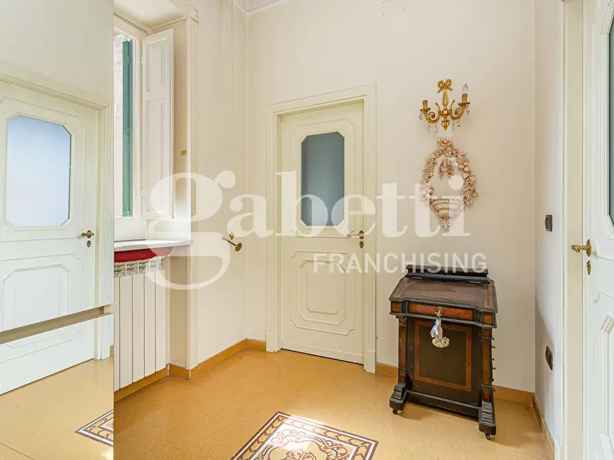 Immagine 21 di Palazzo in vendita  in Via Carmine Buonomo a Frattamaggiore