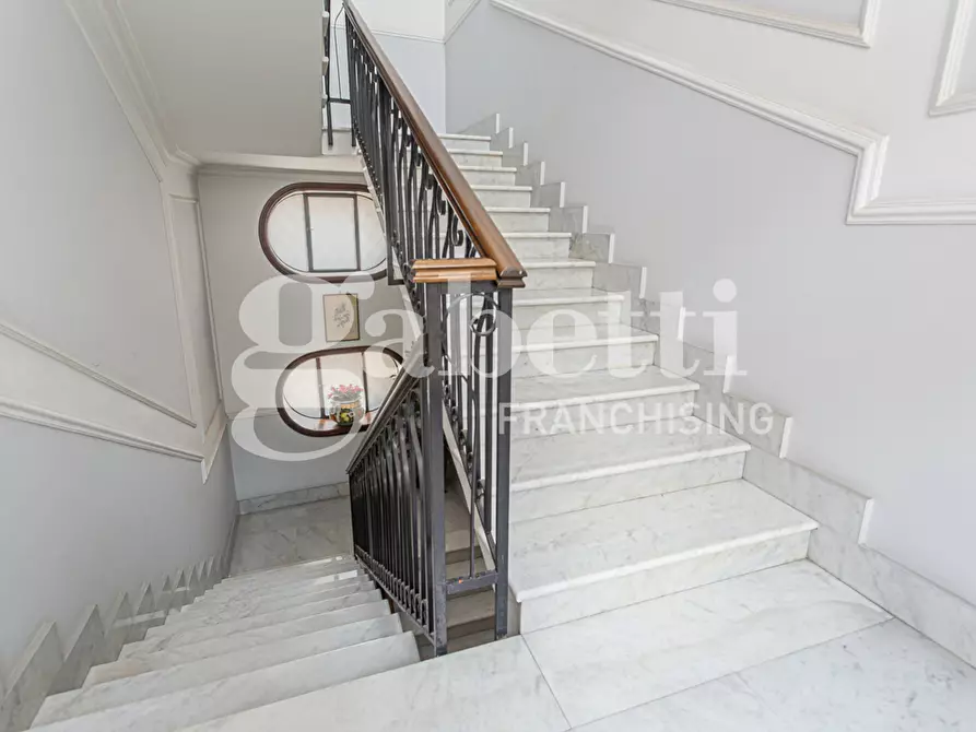 Immagine 29 di Palazzo in vendita  in Via Carmine Buonomo a Frattamaggiore