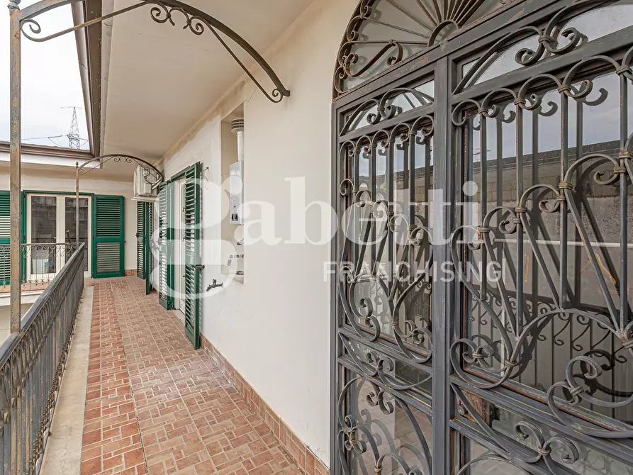 Immagine 11 di Palazzo in vendita  in Via Carmine Buonomo a Frattamaggiore