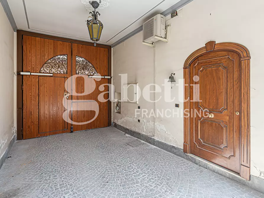Immagine 30 di Palazzo in vendita  in Via Carmine Buonomo a Frattamaggiore