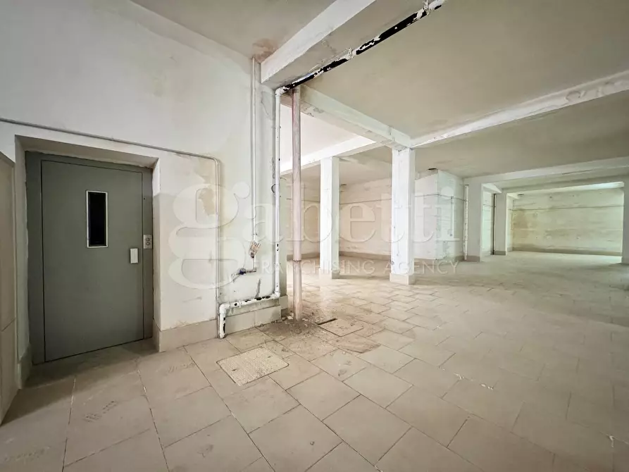 Immagine 13 di Negozio in affitto  in Corso Giuseppe Garibaldi a Grumo Nevano
