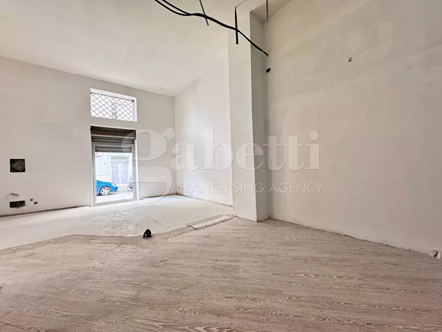 Immagine 15 di Negozio in affitto  in Corso Giuseppe Garibaldi a Grumo Nevano