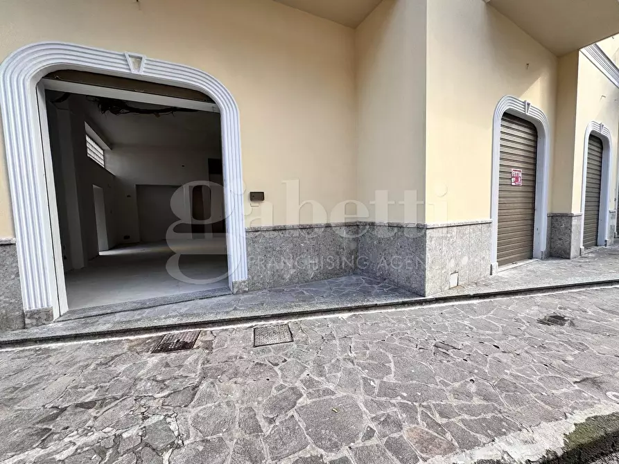 Immagine 18 di Negozio in affitto  in Corso Giuseppe Garibaldi a Grumo Nevano