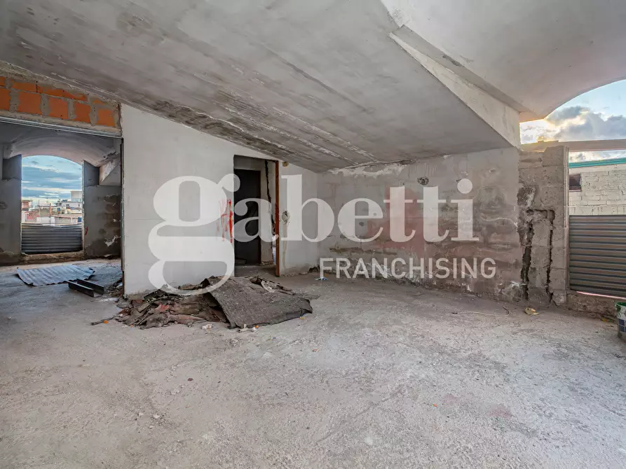 Immagine 23 di Palazzo in vendita  in Via Limitone a Frattamaggiore