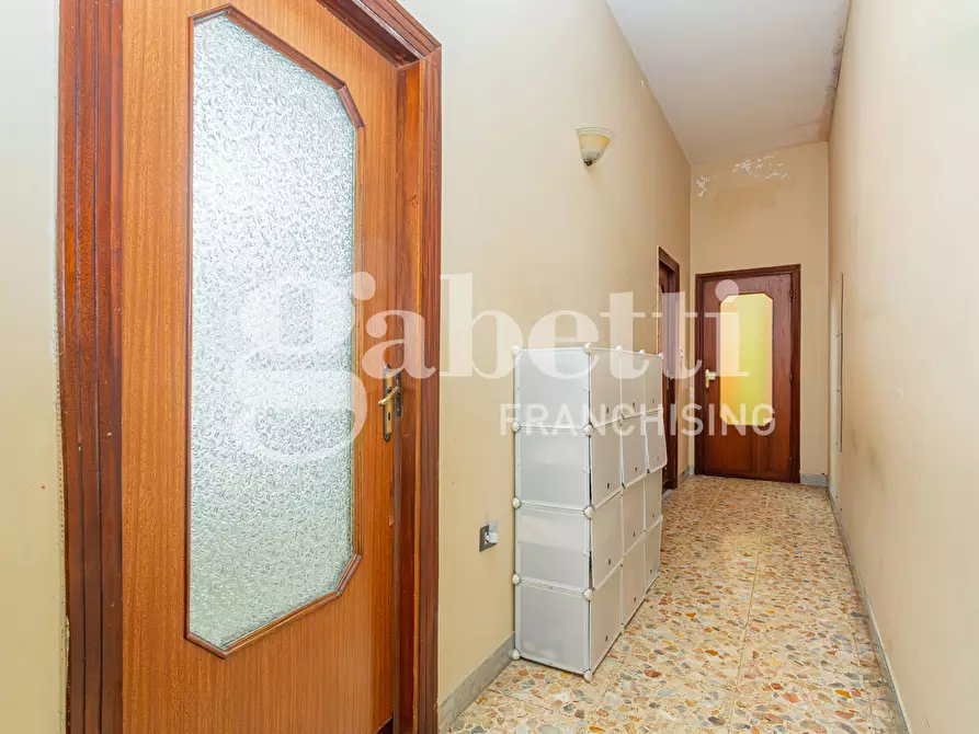 Immagine 22 di Palazzo in vendita  in Via Limitone a Frattamaggiore