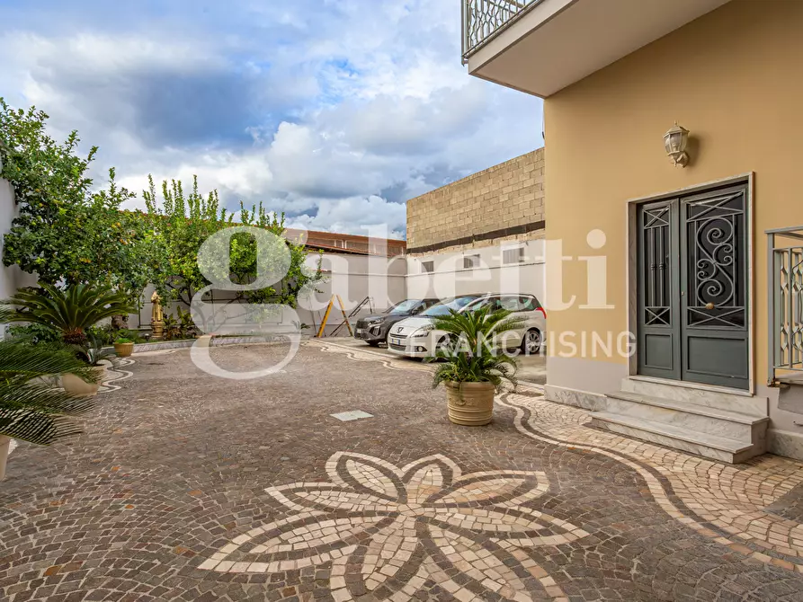 Immagine 2 di Palazzo in vendita  in Via Limitone a Frattamaggiore