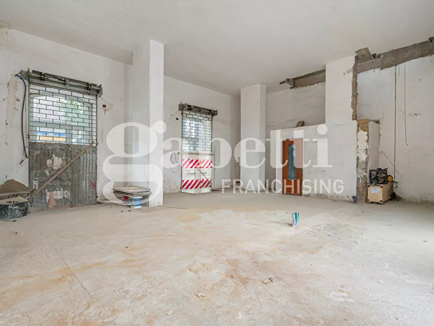 Immagine 2 di Palazzo in affitto  in Via Vittorio Emanuele III a Frattamaggiore