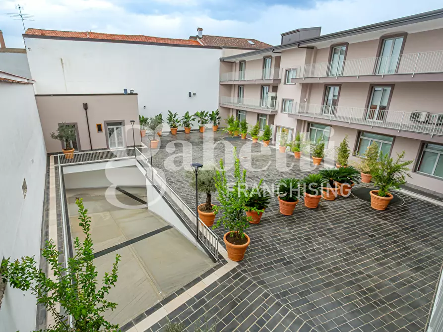 Immagine 12 di Palazzo in affitto  in Via Vittorio Emanuele III a Frattamaggiore