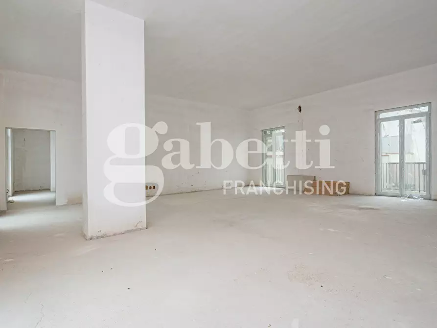 Immagine 6 di Palazzo in affitto  in Via Vittorio Emanuele III a Frattamaggiore