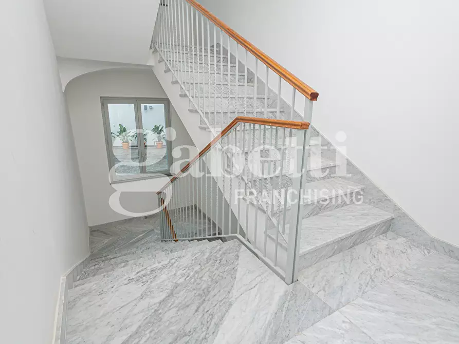 Immagine 13 di Palazzo in affitto  in Via Vittorio Emanuele III a Frattamaggiore