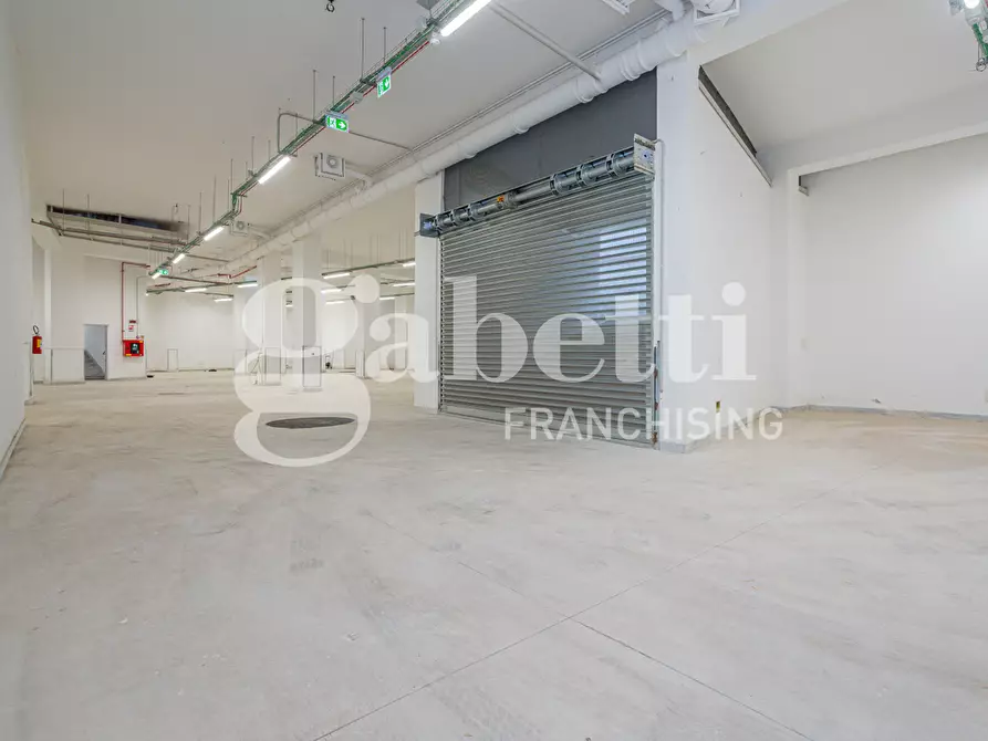 Immagine 22 di Palazzo in affitto  in Via Vittorio Emanuele III a Frattamaggiore