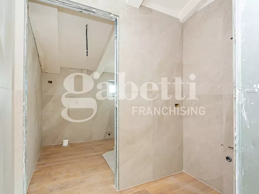 Immagine 19 di Palazzo in affitto  in Via Vittorio Emanuele III a Frattamaggiore