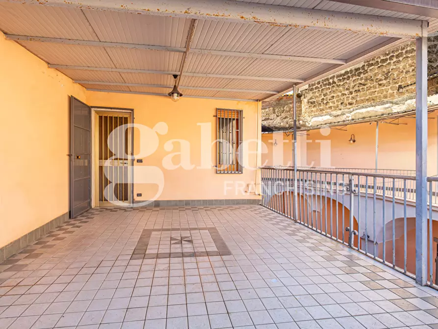 Immagine 13 di Palazzo in vendita  in Via Cumana a Frattamaggiore