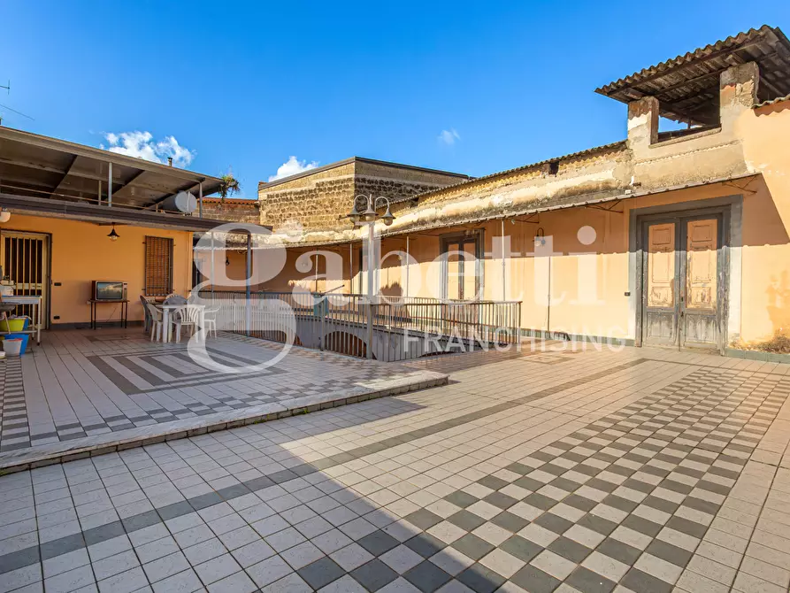 Immagine 4 di Palazzo in vendita  in Via Cumana a Frattamaggiore