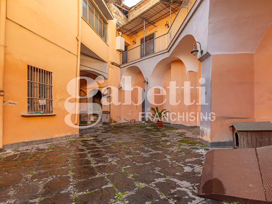 Immagine 3 di Palazzo in vendita  in Via Cumana a Frattamaggiore