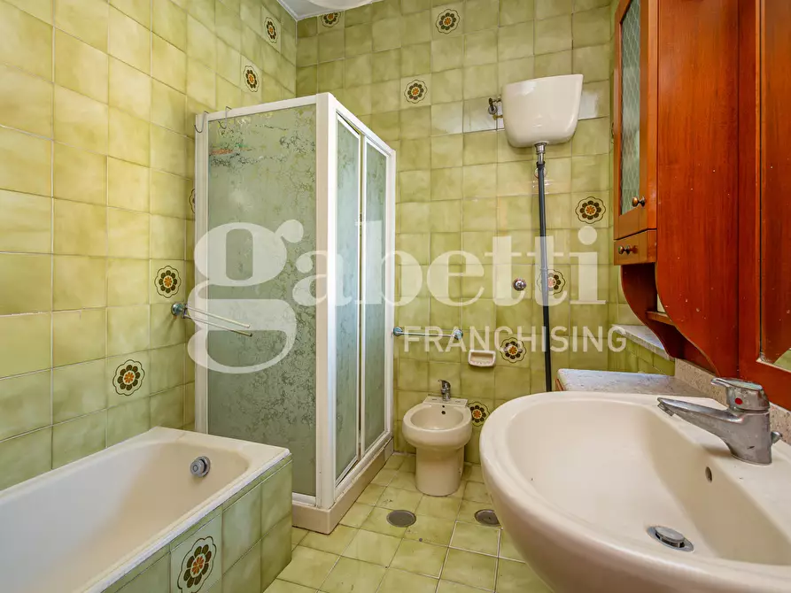 Immagine 12 di Palazzo in vendita  in Via Cumana a Frattamaggiore
