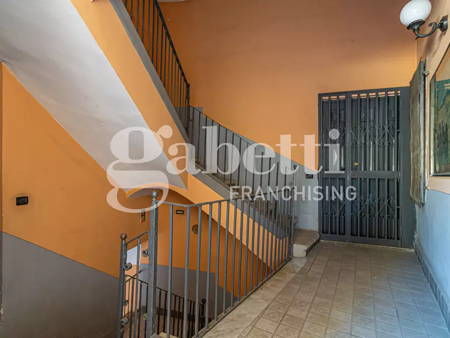 Immagine 18 di Palazzo in vendita  in Via Cumana a Frattamaggiore