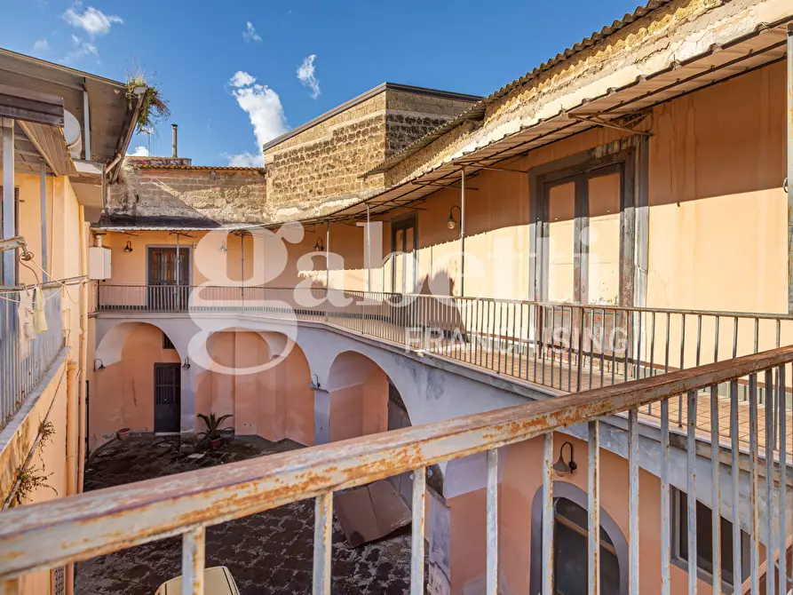 Immagine 15 di Palazzo in vendita  in Via Cumana a Frattamaggiore