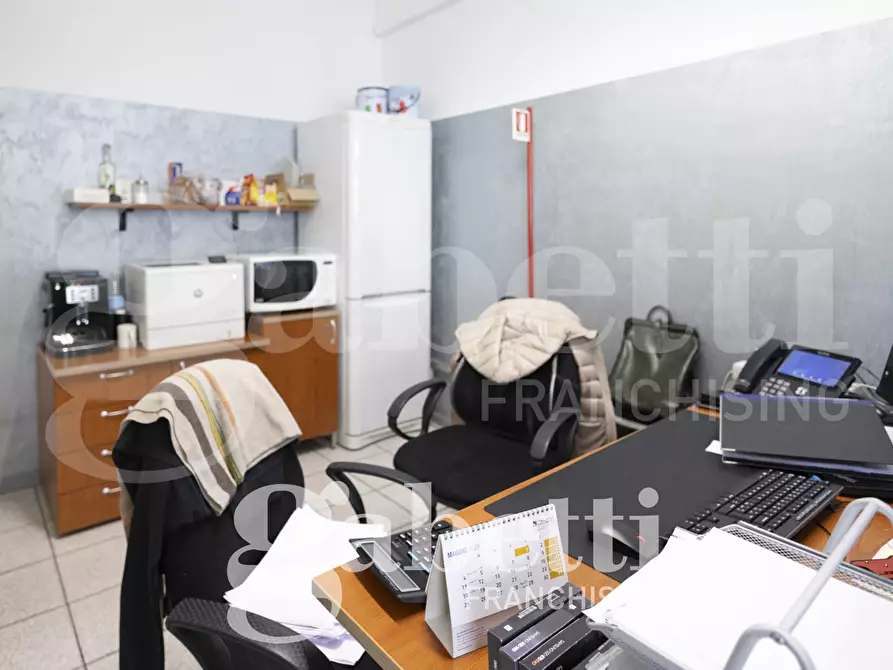 Immagine 13 di Negozio in vendita  in Via Vandalino, 142 a Torino