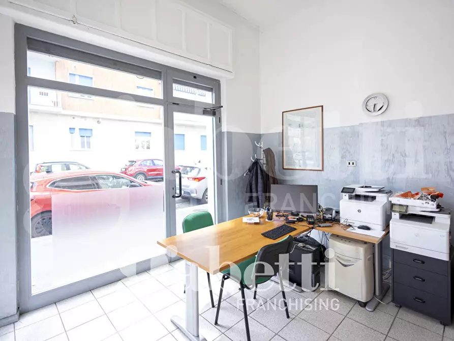 Immagine 1 di Negozio in vendita  in Via Vandalino, 142 a Torino