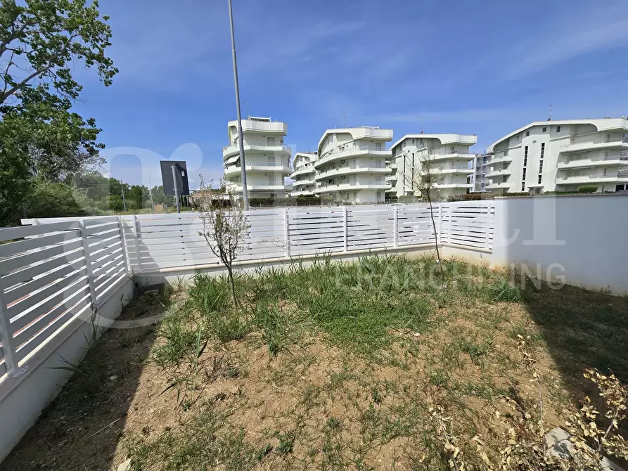Immagine 11 di Appartamento in vendita  in Via Lungomare Sirena, 618 a Tortoreto
