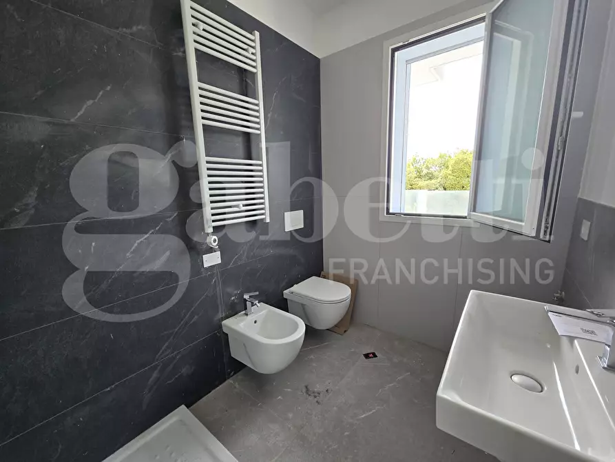 Immagine 4 di Appartamento in vendita  in Via Lungomare Sirena, 618 a Tortoreto