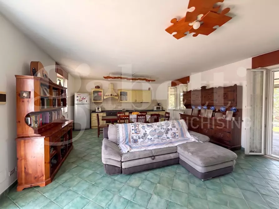Immagine 5 di Villa in vendita  in Strada Riserva Talone, 451 a Latina