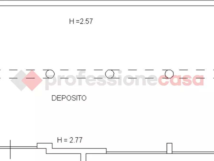 Immagine 17 di Box auto in vendita  in Viale Italia, 2 a Vitulazio