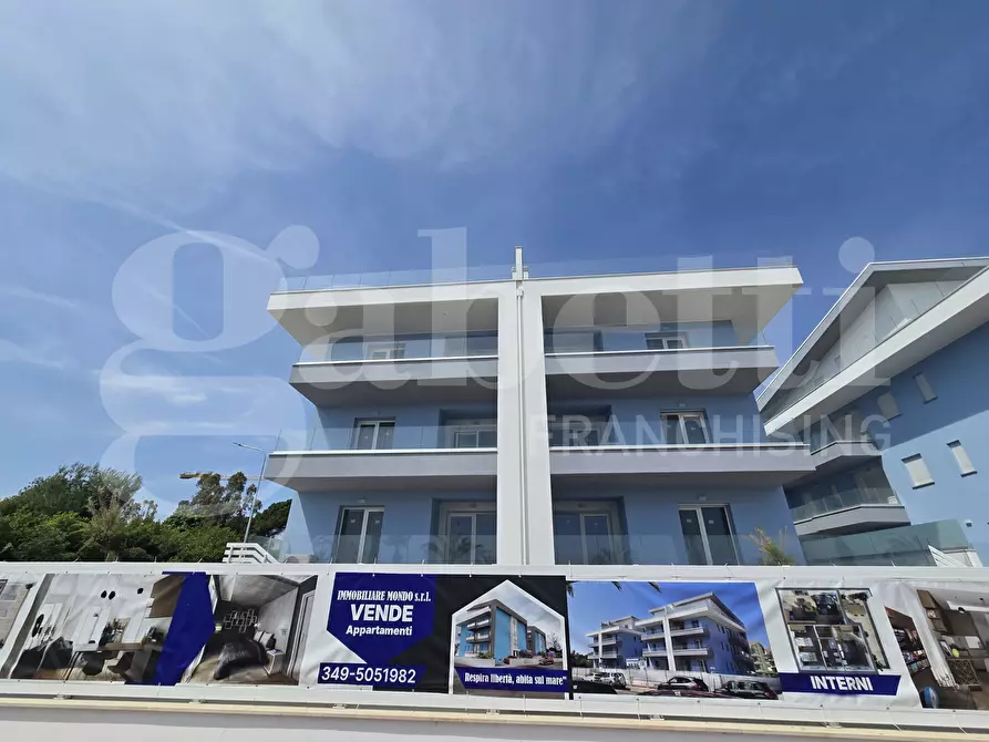 Immagine 1 di Appartamento in vendita  in Via Lungomare Sirena, 618 a Tortoreto