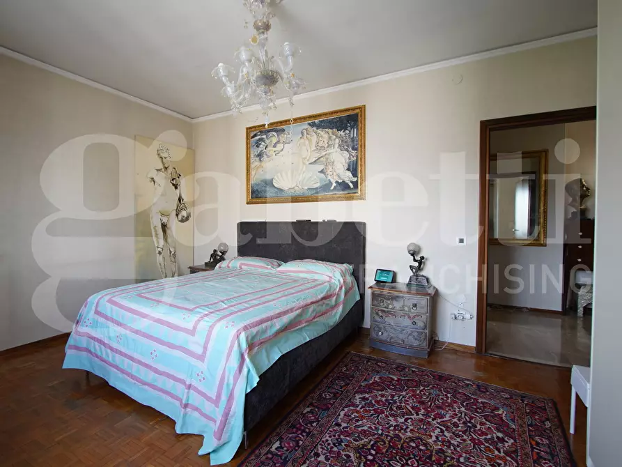 Immagine 11 di Appartamento in vendita  in Corso del Popolo, . a Venezia