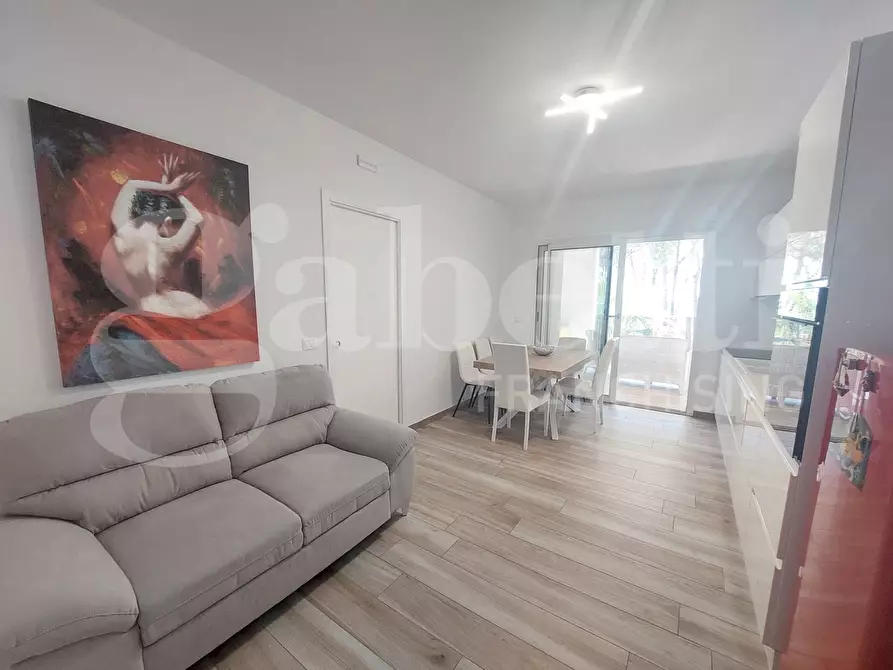 Immagine 2 di Appartamento in vendita  in Via Emilia, 2 a Alba Adriatica