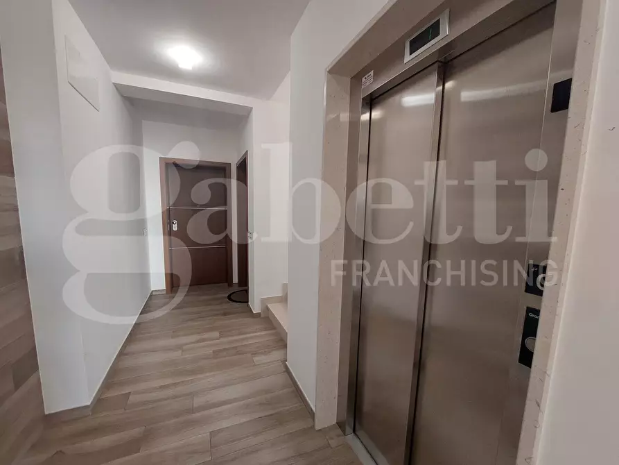 Immagine 11 di Appartamento in vendita  in Via Emilia, 2 a Alba Adriatica