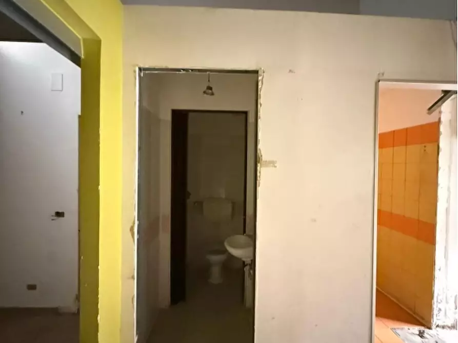 Immagine 6 di Negozio in vendita  in Via Antonio Gramsci, 5 a Somma Vesuviana