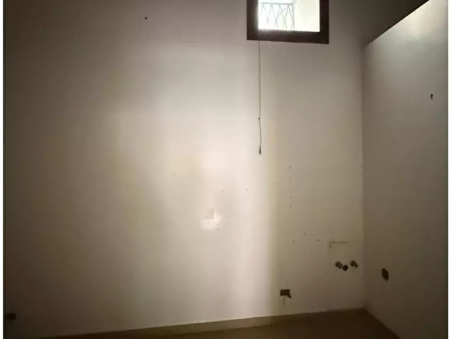 Immagine 12 di Negozio in vendita  in Via Antonio Gramsci, 5 a Somma Vesuviana
