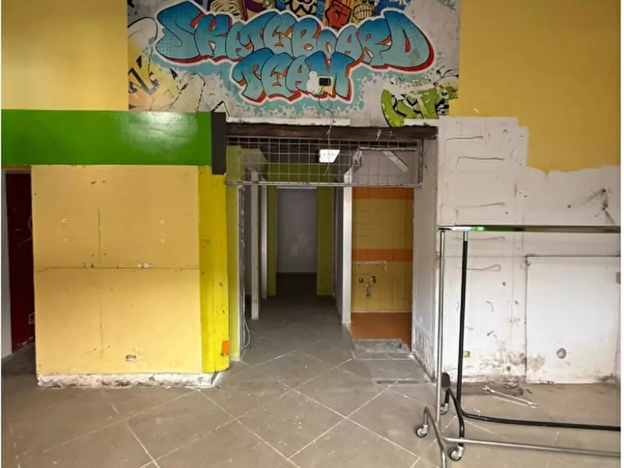 Immagine 7 di Negozio in vendita  in Via Antonio Gramsci, 5 a Somma Vesuviana