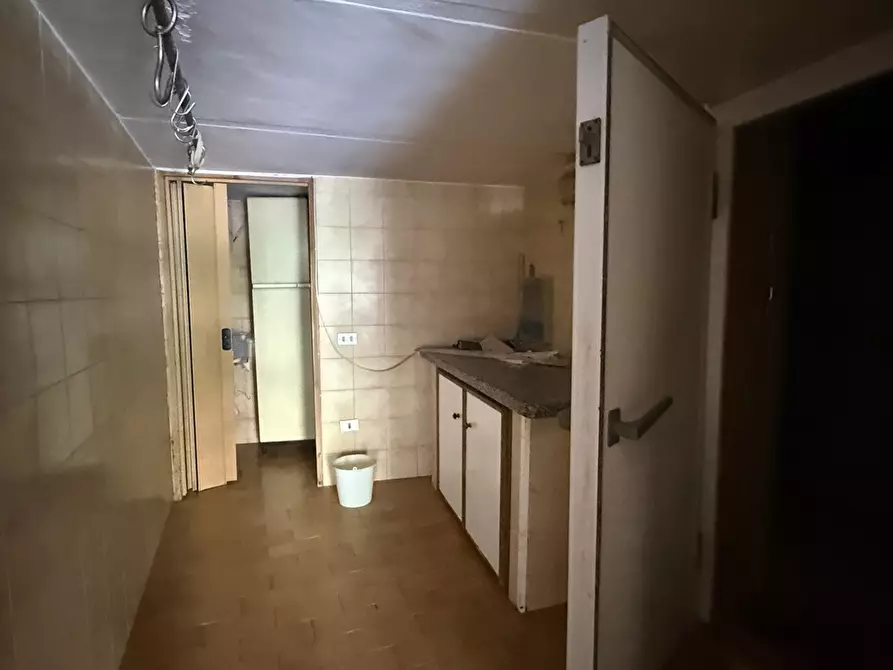 Immagine 9 di Negozio in affitto  in Via Pietro sterbini, 74 a Vico Nel Lazio
