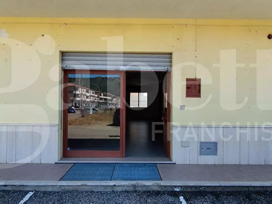 Immagine 1 di Negozio in affitto  in Via Nazionale, snc a Squillace
