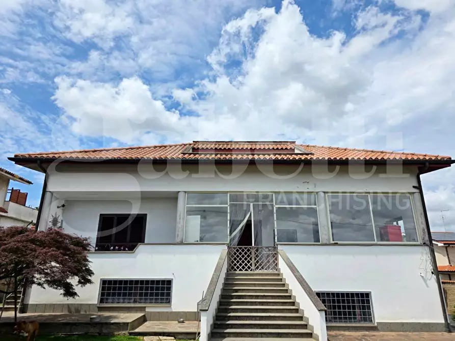 Immagine 4 di Villa in vendita  in Via Castelbarco, 67a a Roma
