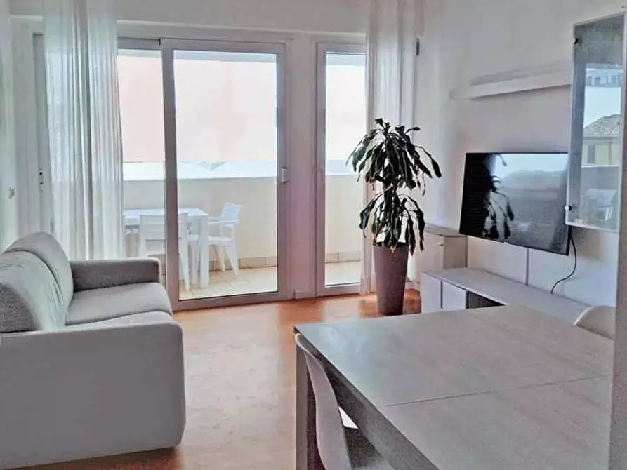 Immagine 2 di Appartamento in vendita  in Via LUNGOMARE ALIGHIERI, 21 a Senigallia