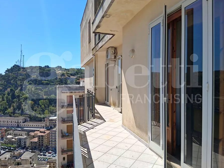 Immagine 18 di Appartamento in vendita  in Via Largo XI Febbraio, 1 a Modica
