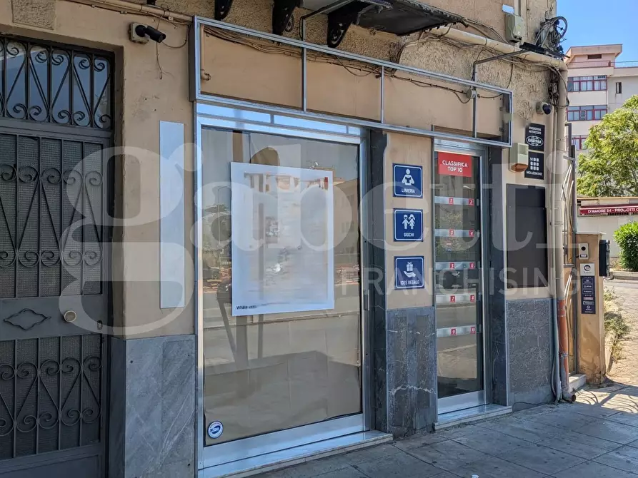 Immagine 1 di Negozio in affitto  in Corso Tukory a Palermo