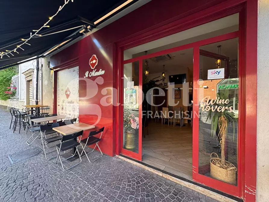 Immagine 9 di Negozio in vendita  in Via Vittorio Emanuele a Frattamaggiore