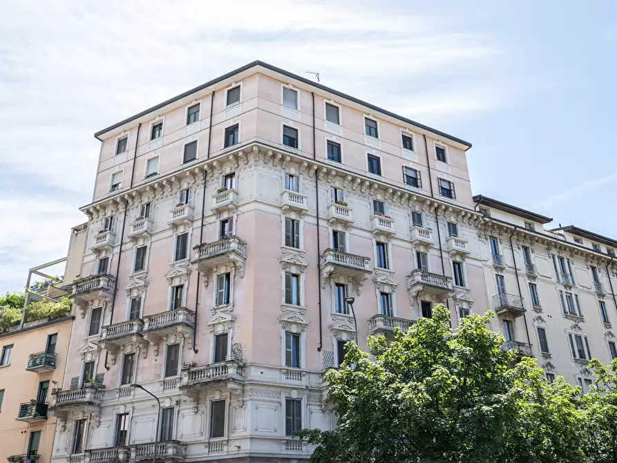 Immagine 20 di Appartamento in vendita  in Via Sardegna a Milano