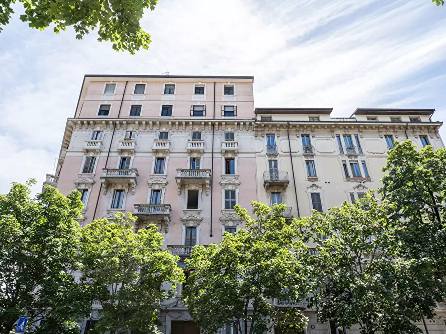 Immagine 19 di Appartamento in vendita  in Via Sardegna a Milano