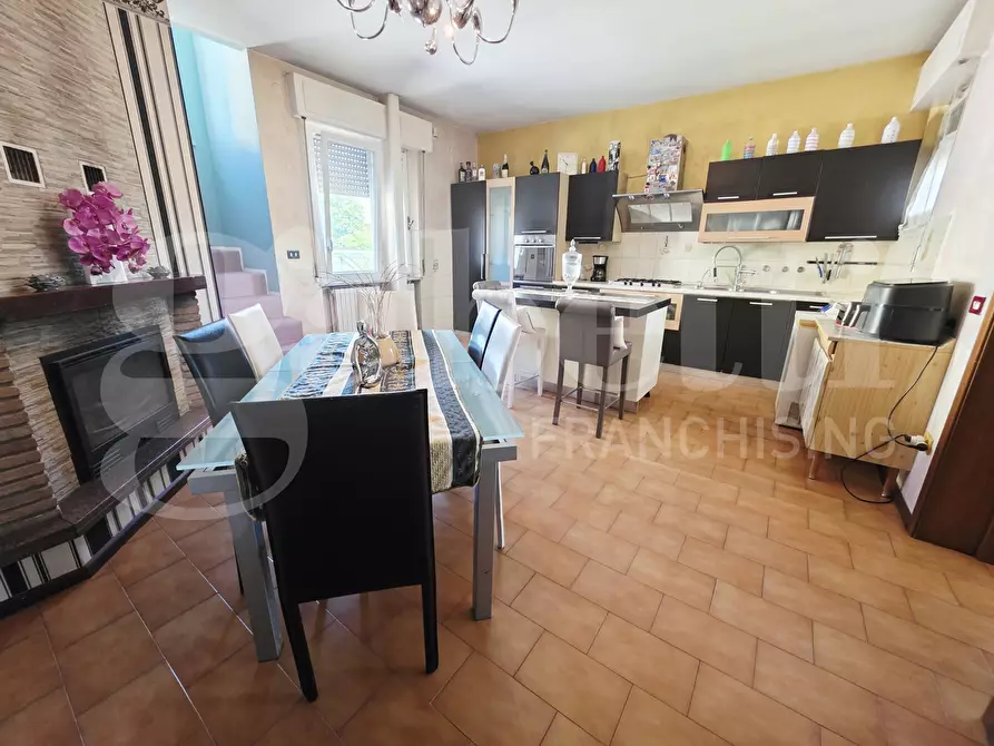 Immagine 17 di Appartamento in vendita  in Via Francesco Petrarca, 5 a Torgiano