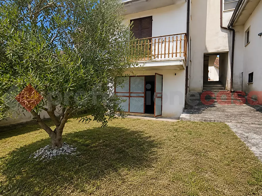 Immagine 1 di Appartamento in vendita  in Strada vicinale casette, 10 a Fumone