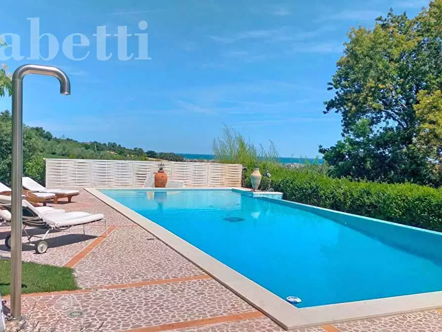 Immagine 39 di Villa in vendita  in Strada DEL GIARDINO, 185 a Senigallia