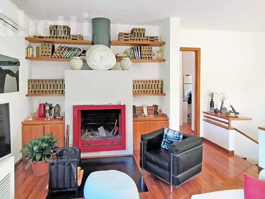 Immagine 11 di Villa in vendita  in Strada DEL GIARDINO, 185 a Senigallia