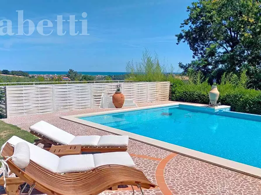 Immagine 36 di Villa in vendita  in Strada DEL GIARDINO, 185 a Senigallia